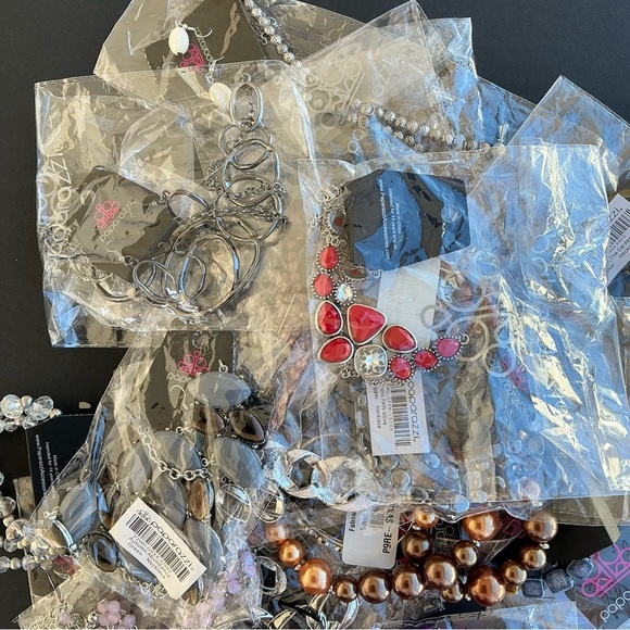 NWT Paparazzi Jewelry Mixed Statement Lot Wearable Necklaces Bracelets - Picture 6 of 7